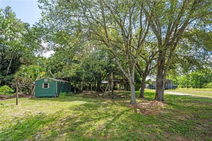 171  2nd NE ST, Naples, FL 34120