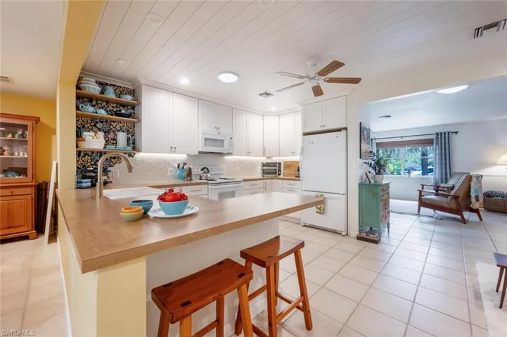 171  2nd NE ST, Naples, FL 34120