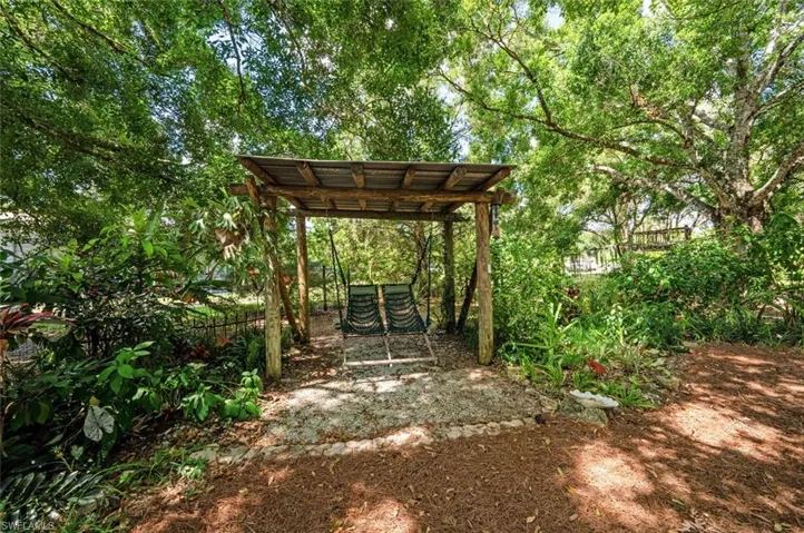 171  2nd NE ST, Naples, FL 34120