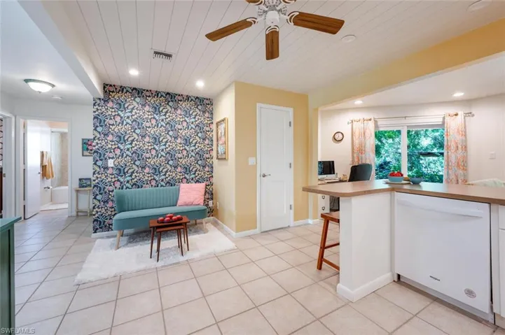 171  2nd NE ST, Naples, FL 34120