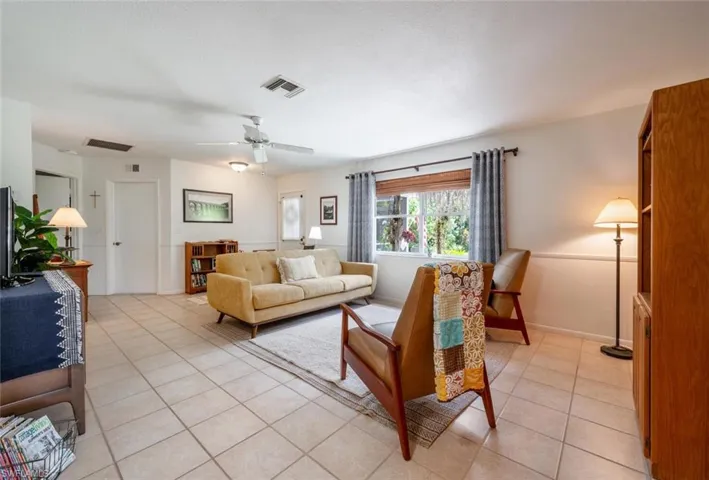 171  2nd NE ST, Naples, FL 34120
