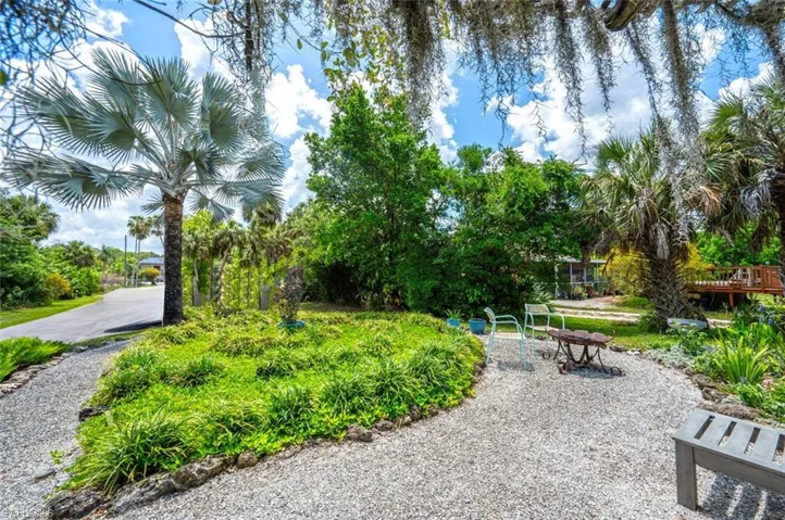 171  2nd NE ST, Naples, FL 34120