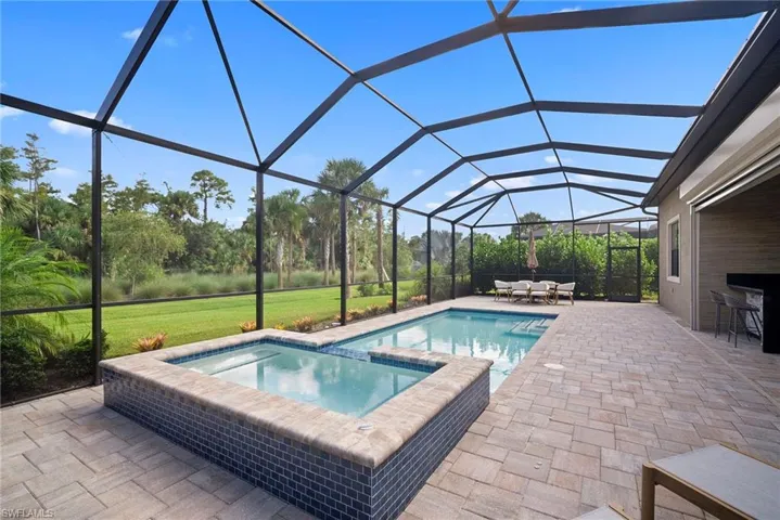 9774 Everglades Dr, Naples, Florida 34120
