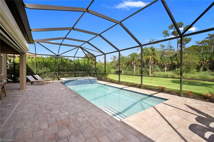 9774 Everglades Dr, Naples, Florida 34120