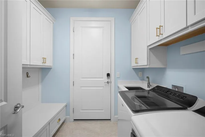 9774 Everglades Dr, Naples, Florida 34120
