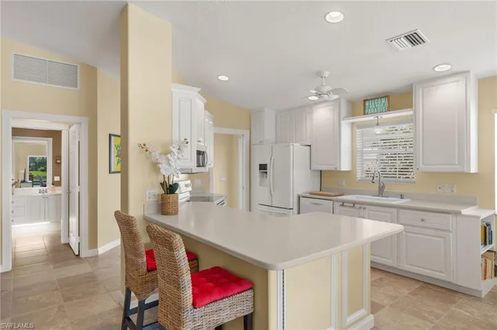 Kitchen Breakfast Bar
