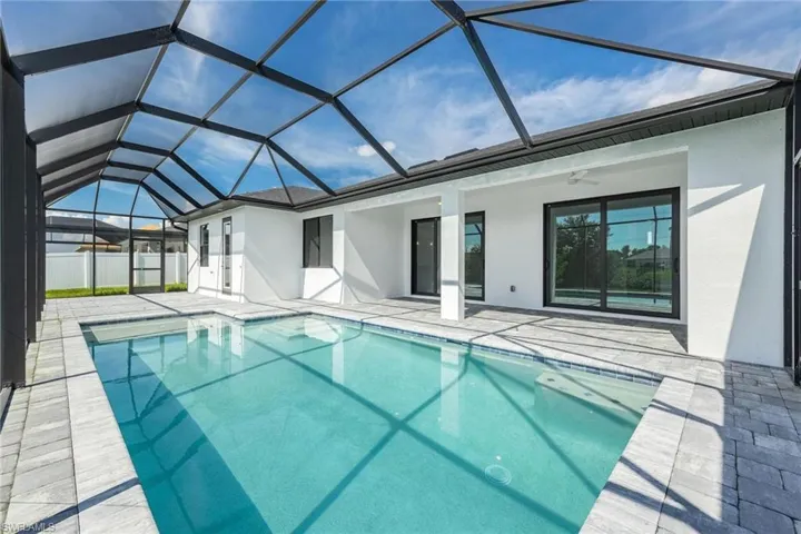 1032 NE 11th  AVE, Cape Coral, FL 33909