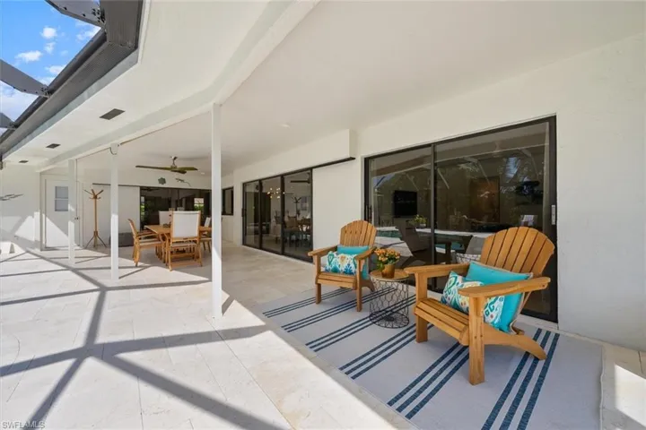 View of patio / terrace with ceiling fan