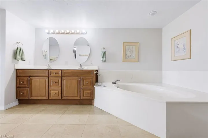 Ensuite bathroom.