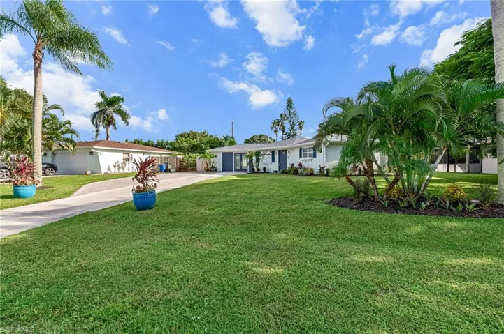 9792 Tonya Ct, Bonita Springs, Florida 34135