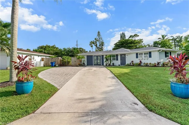9792 Tonya Ct, Bonita Springs, Florida 34135