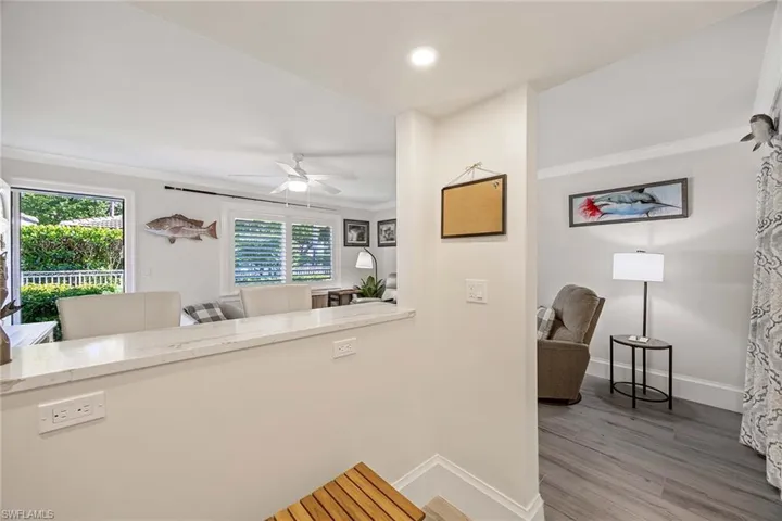 950  7th S AVE, Naples, FL 34102