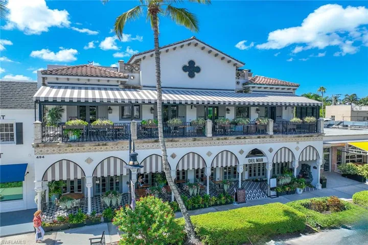 950  7th S AVE, Naples, FL 34102