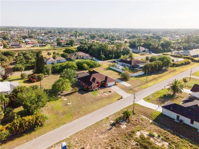 Bird's eye view with a residential view
