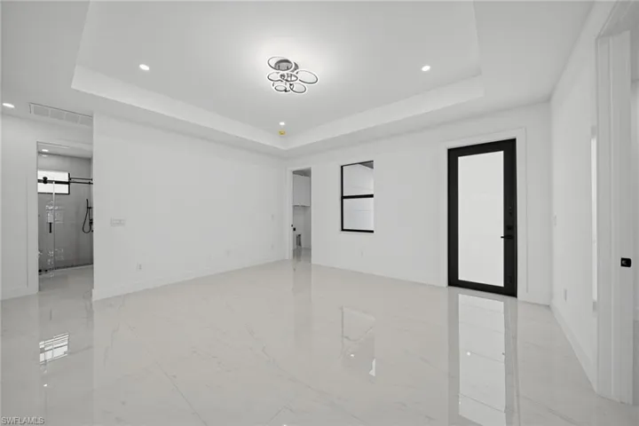 Entrance / Living Area