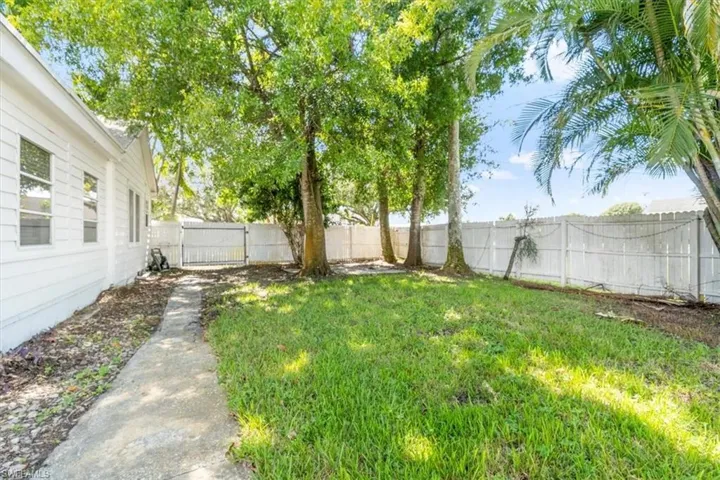 334 E Crescent  DR, Clewiston, FL 33440