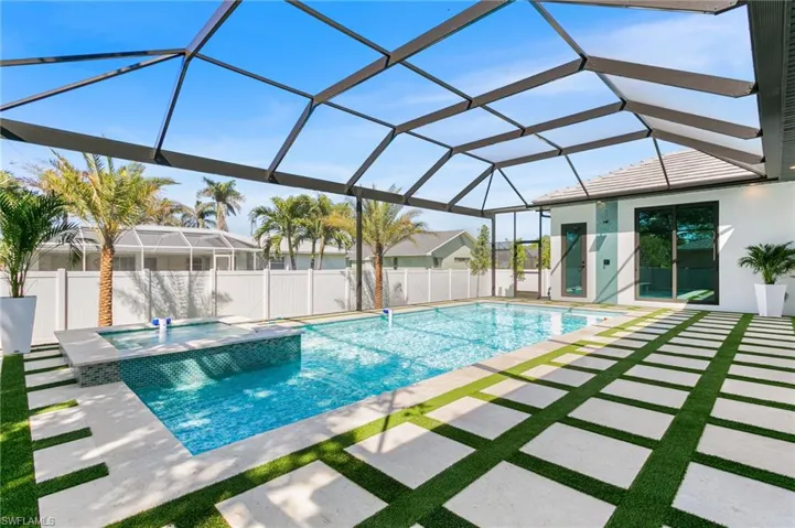A MODERN & LUXURIOUS atmosphere!