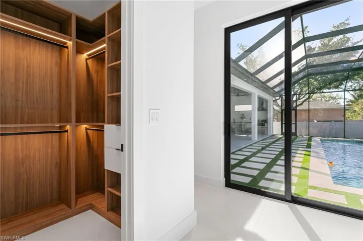 SPLIT FLOOR PLAN w/ 2nd MASTER SUITE, 2 GUEST BED & HALL BATH ensure PRIVACY & convenience for FAMILY & GUESTS!