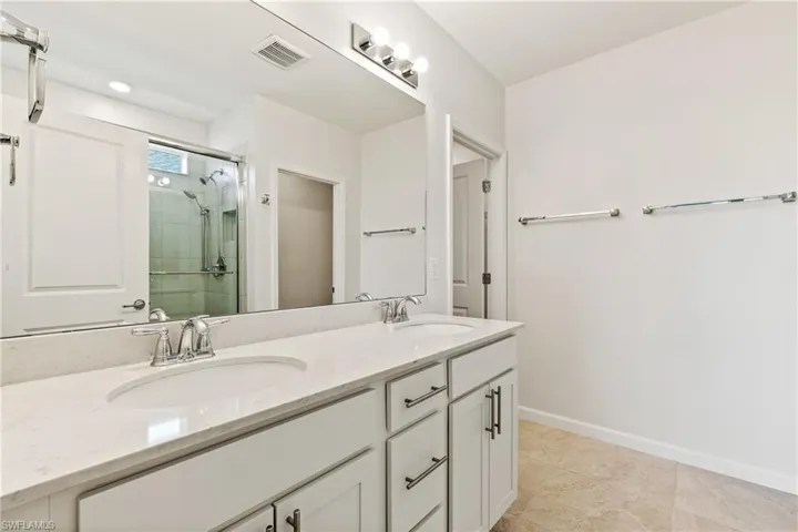 42425  Cascade  DR, Babcock Ranch, FL 33982