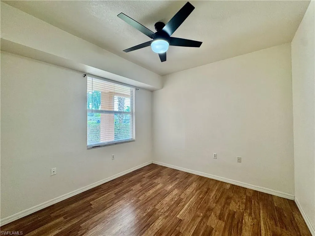 8450 Kingbird LOOP, Estero, FL 33967,225063037