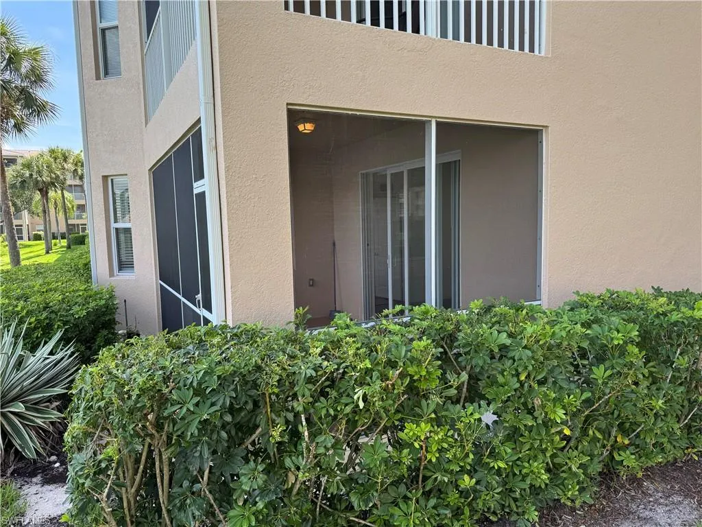 8450 Kingbird LOOP, Estero, FL 33967,225063037