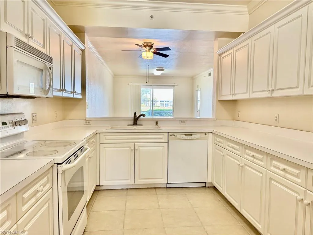 8450 Kingbird LOOP, Estero, FL 33967,225063037