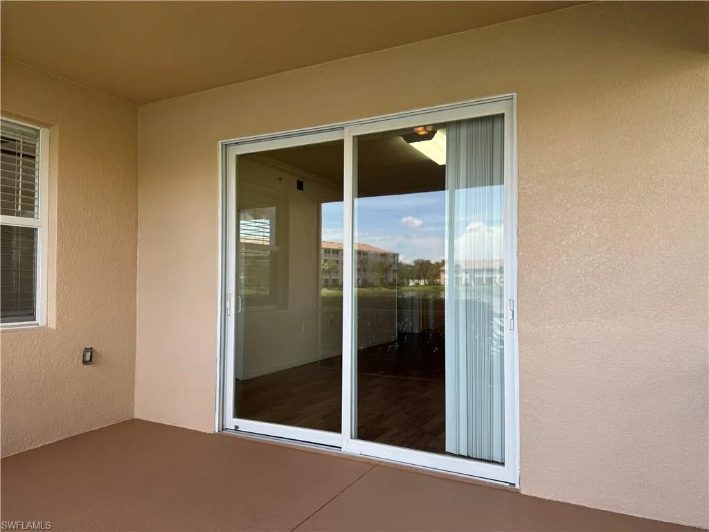 8450 Kingbird LOOP, Estero, FL 33967,225063037