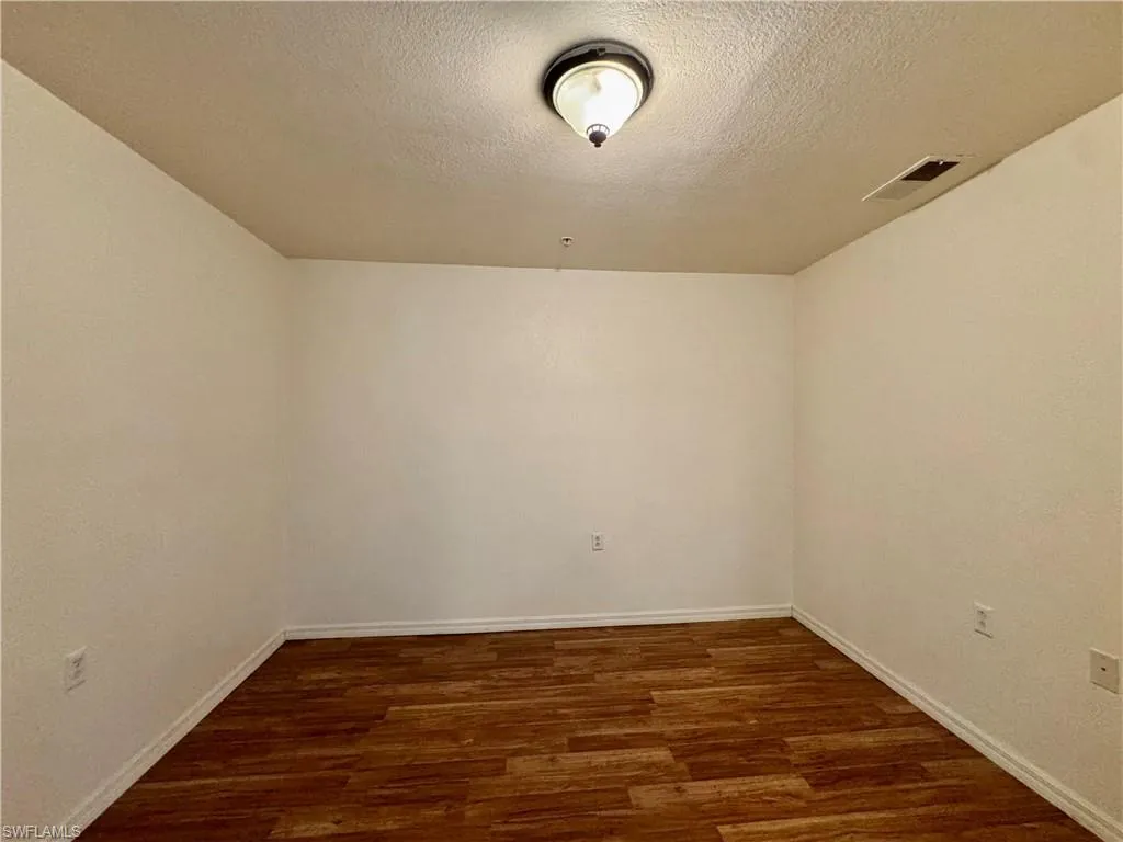 8450 Kingbird LOOP, Estero, FL 33967,225063037
