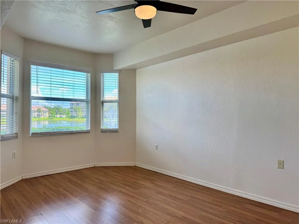 8450 Kingbird LOOP, Estero, FL 33967,225063037