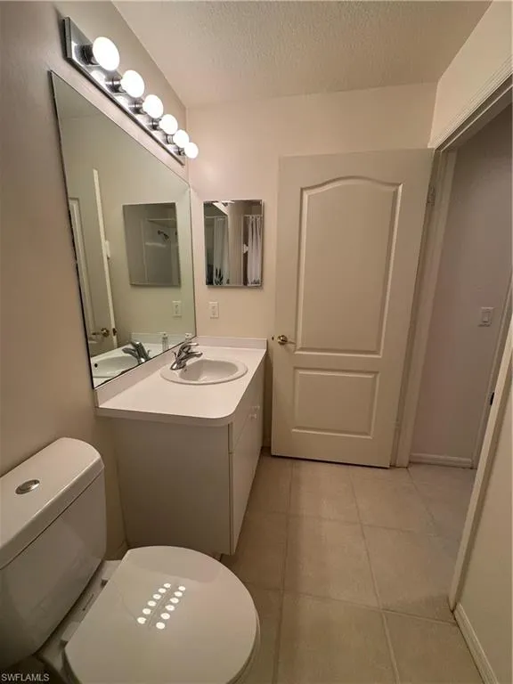 8450 Kingbird LOOP, Estero, FL 33967,225063037