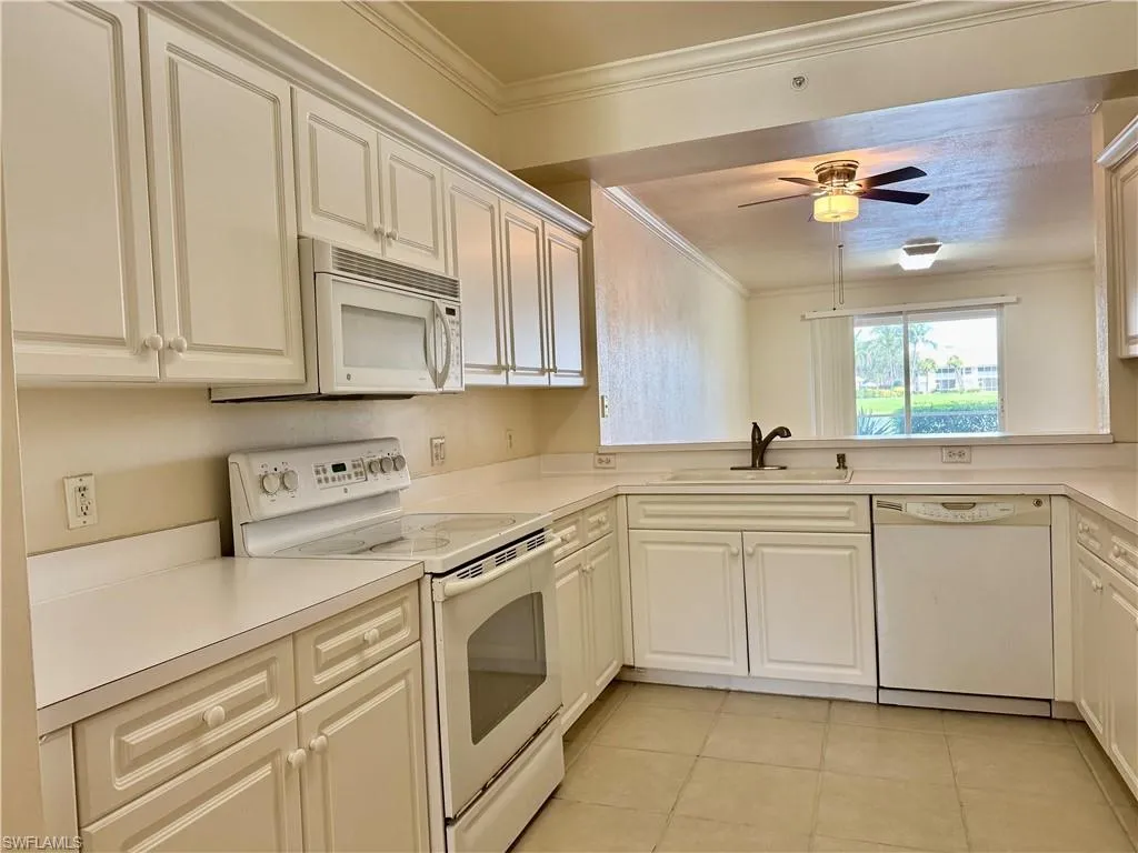 8450 Kingbird LOOP, Estero, FL 33967,225063037