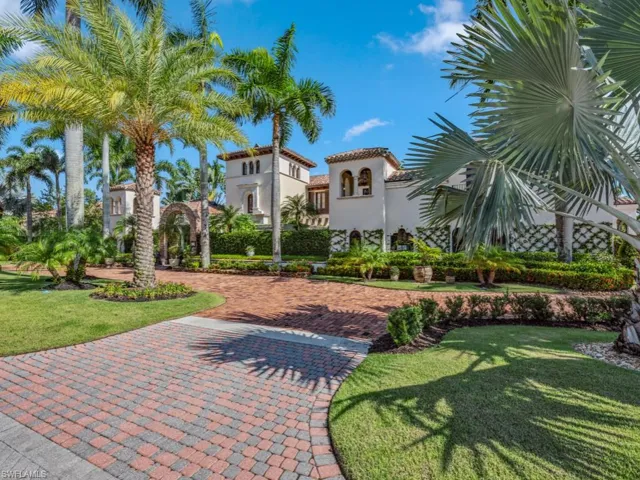 Groveland Terrace front view of home