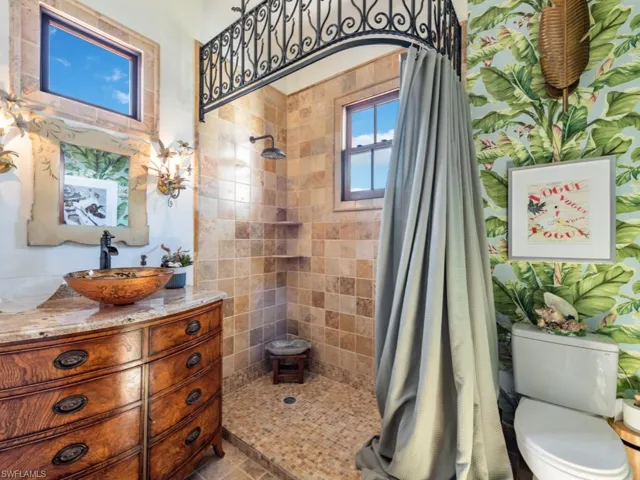 Guest Bath -2nd floor