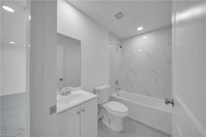 380  Poplar  ST, Lehigh Acres, FL 33974