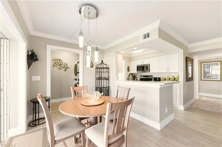 1155  Sandpiper  ST, Naples, FL 34102