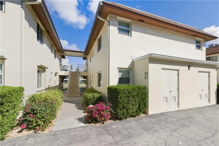1155  Sandpiper  ST, Naples, FL 34102