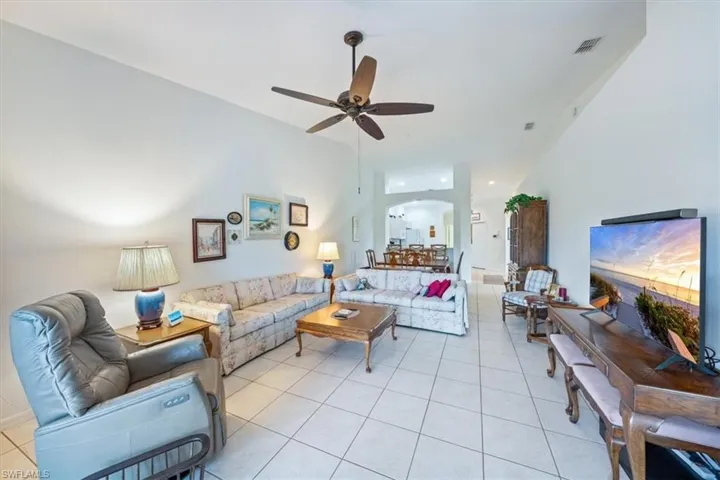 6175  Mandalay  CIR, Naples, FL 34112