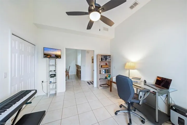 6175  Mandalay  CIR, Naples, FL 34112