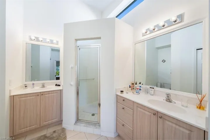 6175  Mandalay  CIR, Naples, FL 34112
