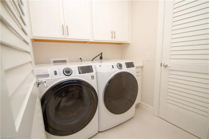 232  Indies E DR, Naples, FL 34114