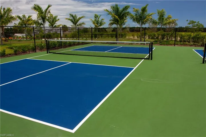 232  Indies E DR, Naples, FL 34114