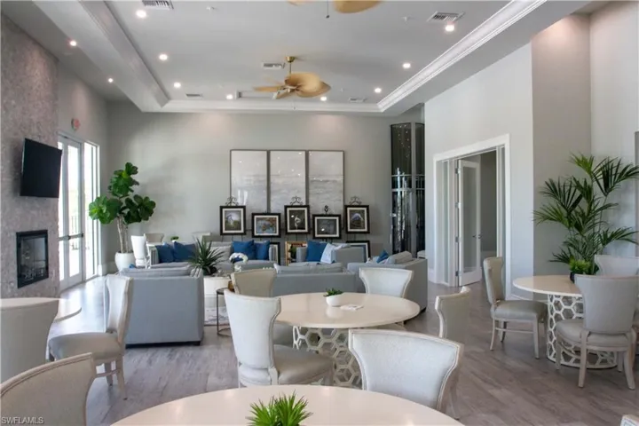 232  Indies E DR, Naples, FL 34114