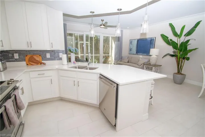 232  Indies E DR, Naples, FL 34114