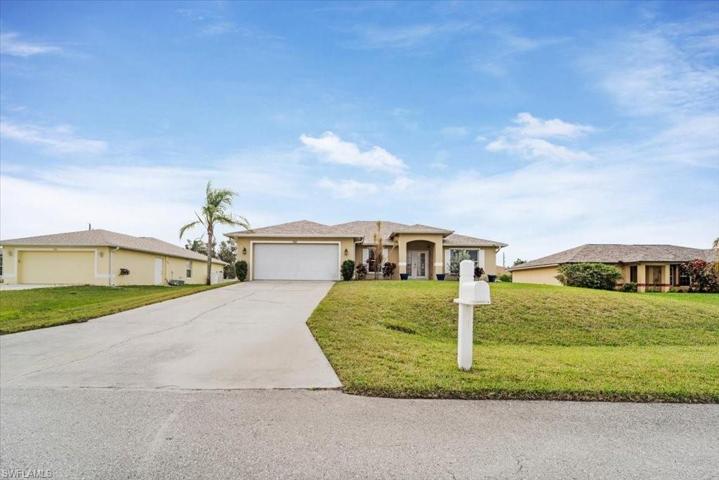 5003  Berryman  ST, Lehigh Acres, FL 33971