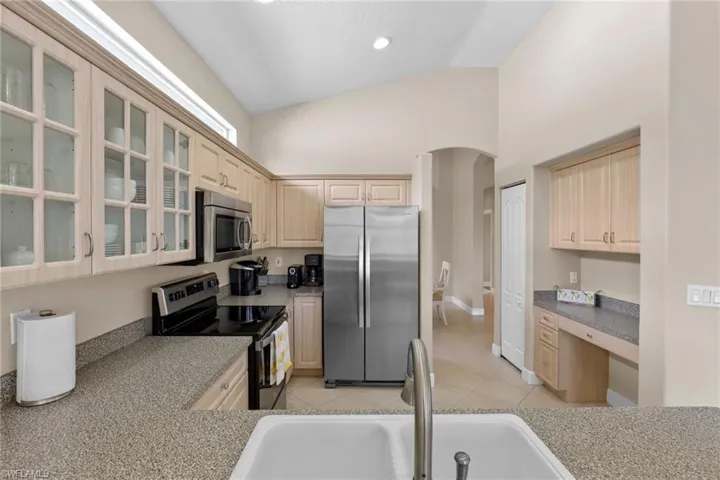 8039  Tauren  CT, Naples, FL 34119