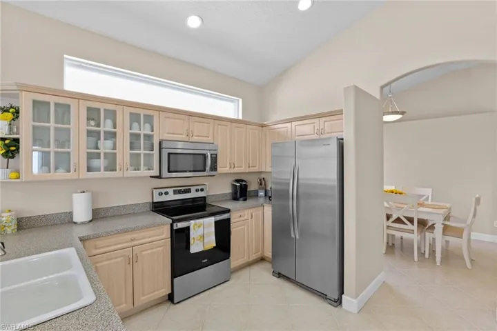 8039  Tauren  CT, Naples, FL 34119