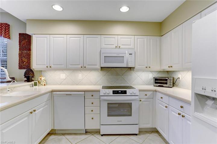 23156  Rosedale  DR, Estero, FL 34135