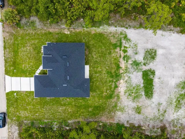 Aerial view of property and surrounding area