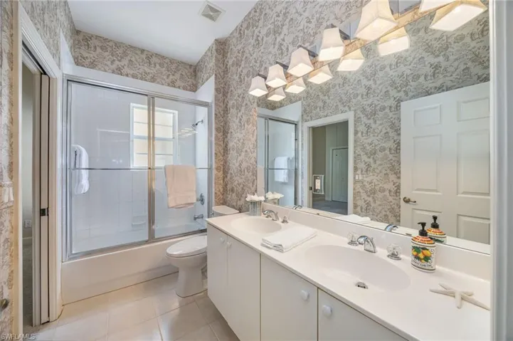 Guest bath with double sinks