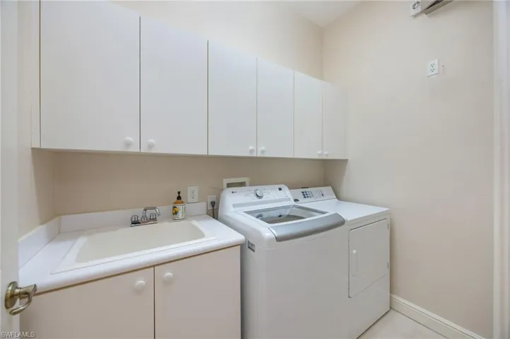 Laundry room with sink